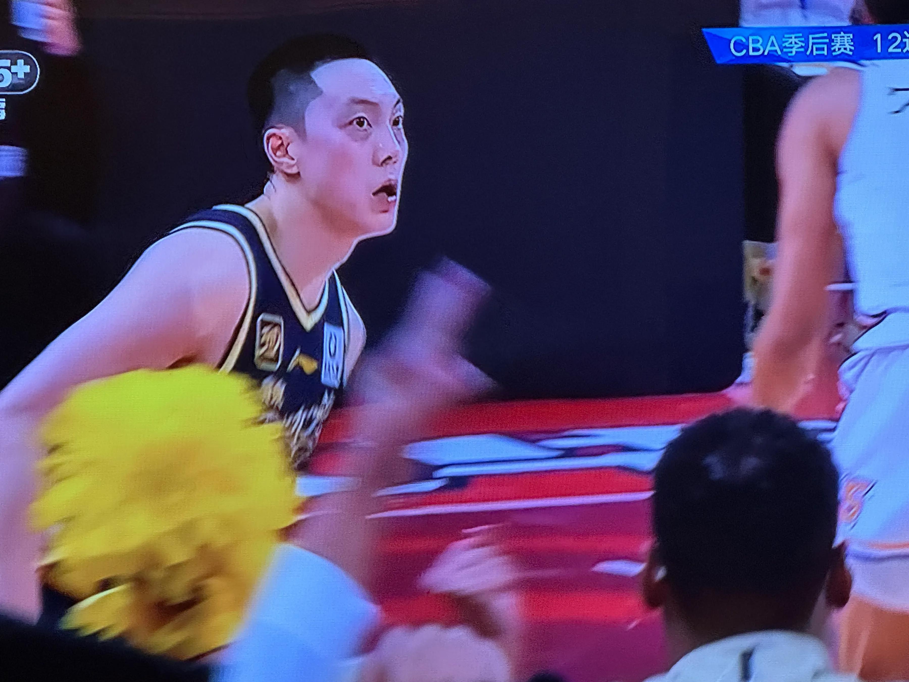 世俱杯官网-关键时刻球员出色发挥，带领球队取胜