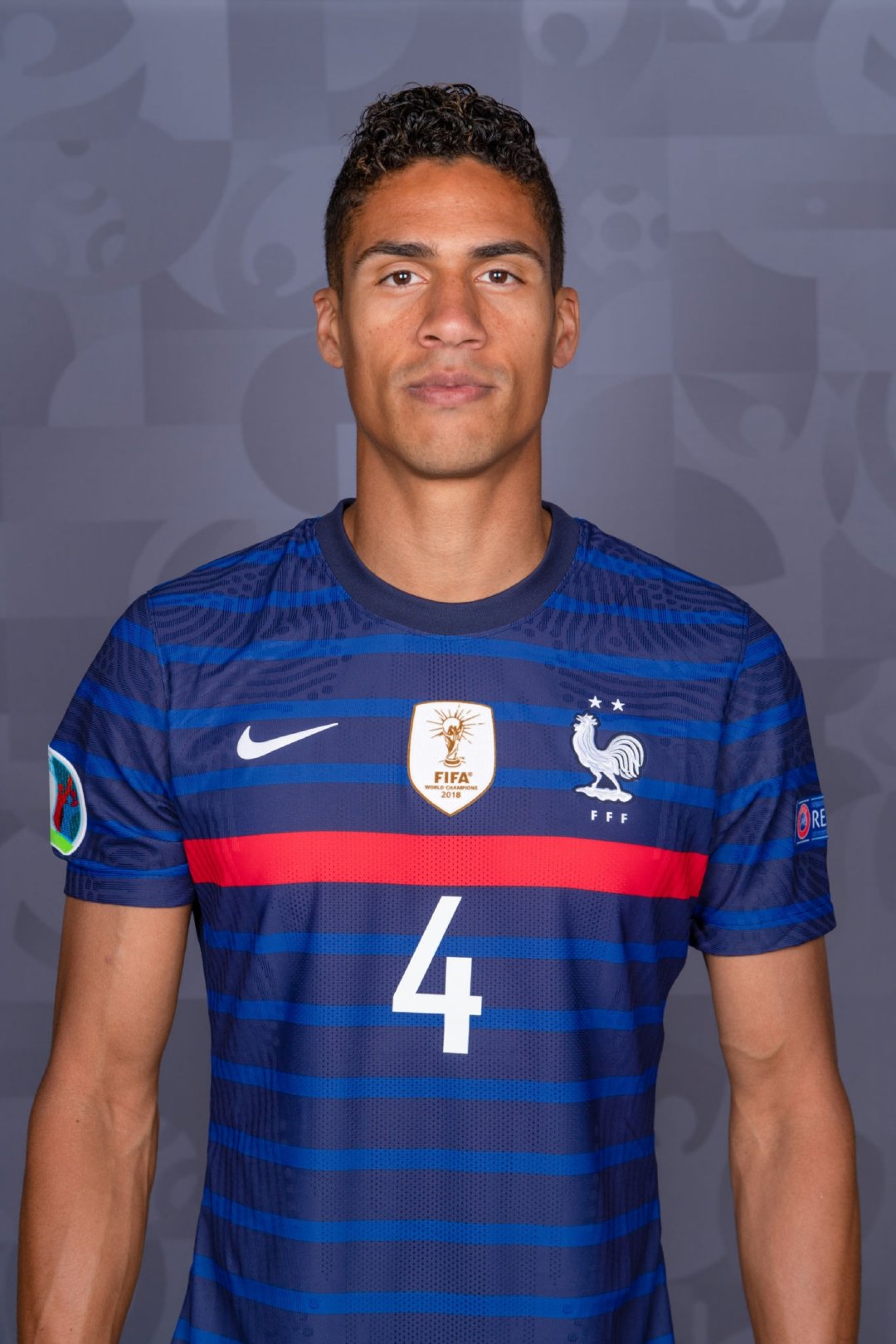 包含皇家马德里后卫瓦拉内激烈对抗,场上硝烟弥漫胜利不失的词条 包含皇家马德里后卫瓦拉内激烈对抗,场上硝烟弥漫胜利不失的词条