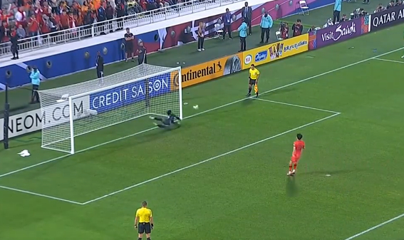 足球场上异常激烈,比分胶着紧张的简单介绍 足球场上异常激烈,比分胶着紧张的简单介绍