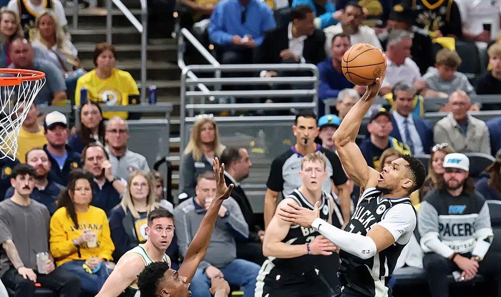 热火队主场战胜雄鹿队，球队气势如虹的简单介绍