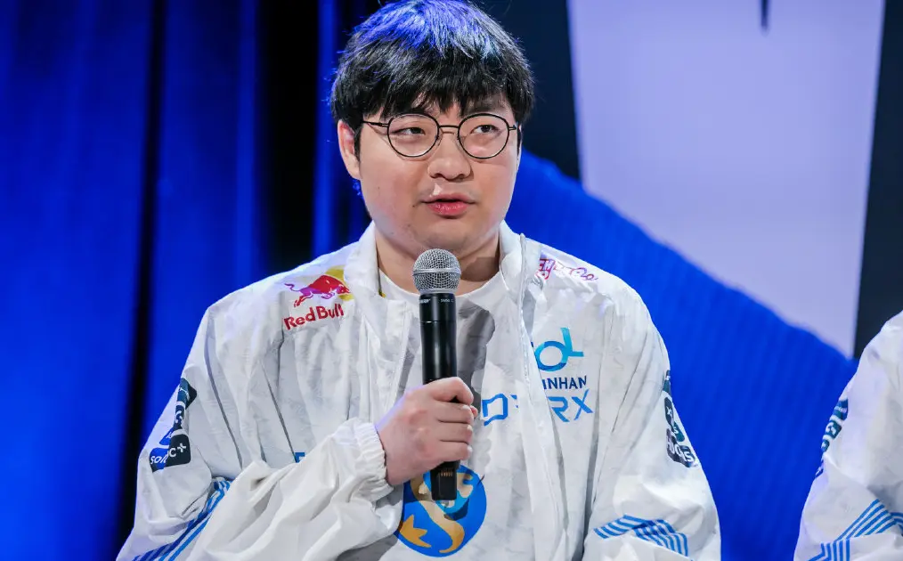 世俱杯赛程-G2力克100T,Deft操刀奇招英雄翻盘鏖战多局入围赛,引爆全场热议