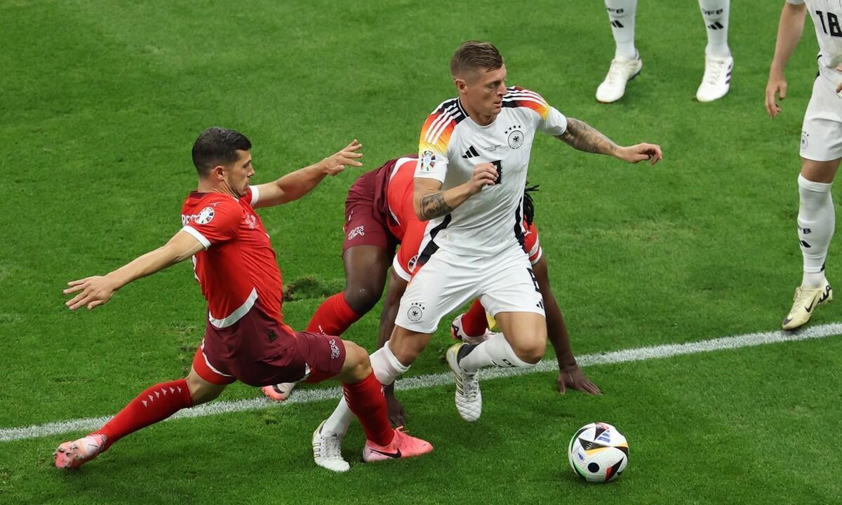 世俱杯决赛-欧洲杯预选赛：德国战平巴西的简单介绍