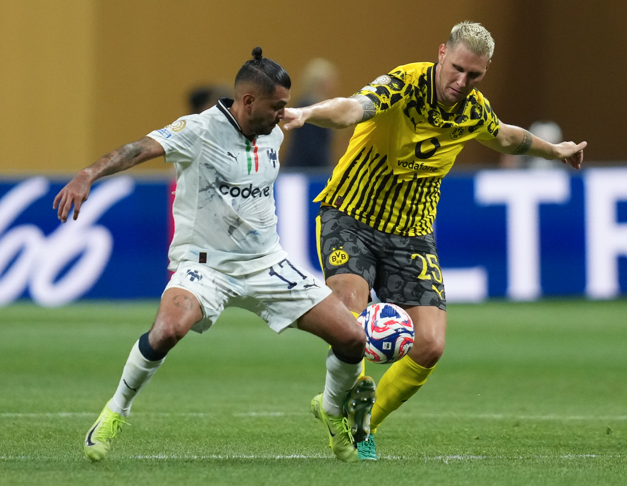 世俱杯官网-多特蒙德前锋获得本轮最佳进球奖