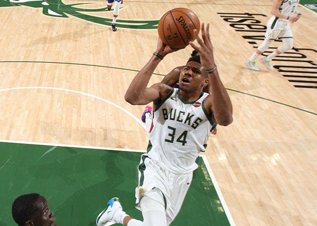 世俱杯改制-保罗28+10活塞队摆脱开拓者队晋级半决赛